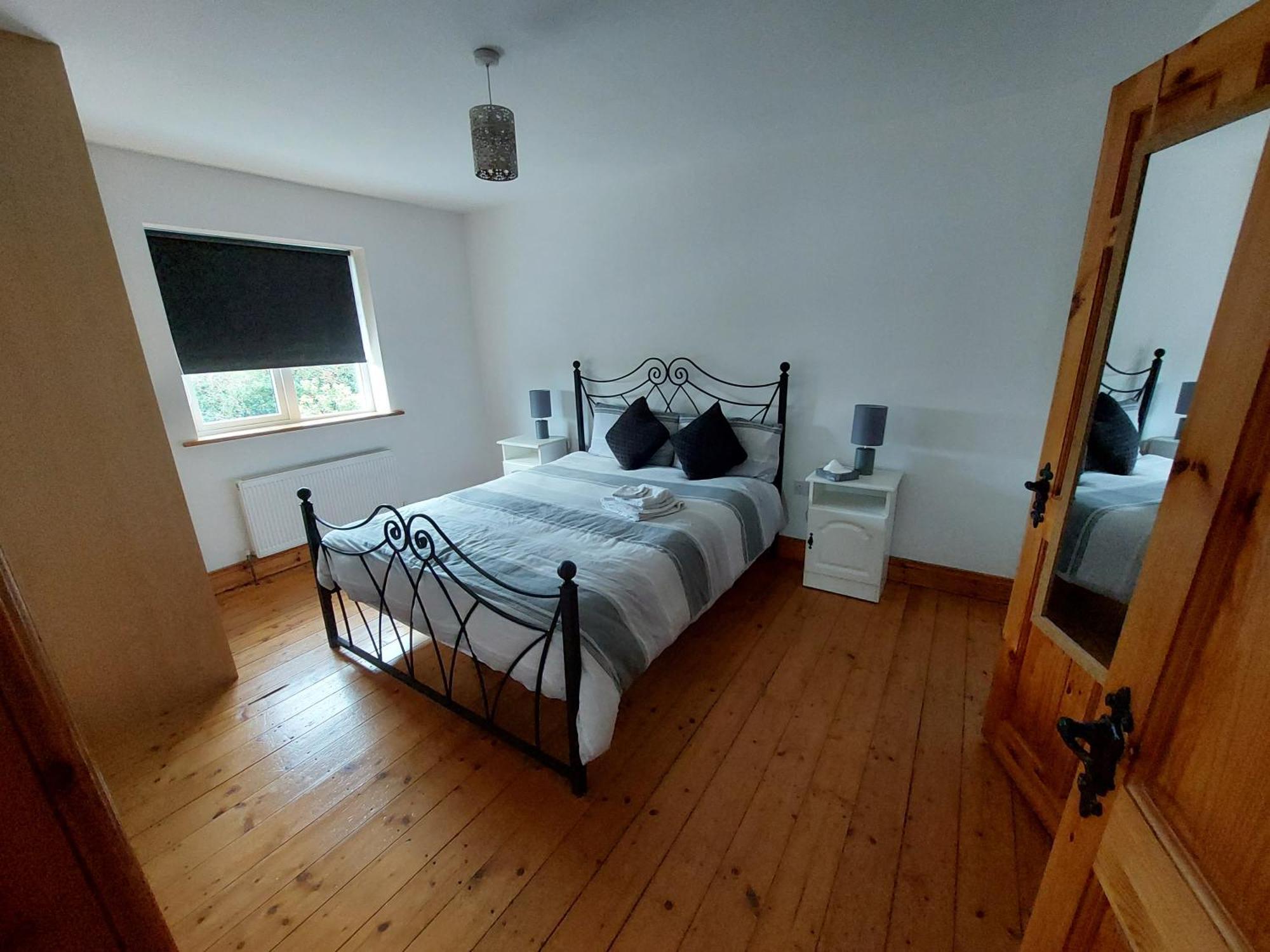 הוילה Bruff 3 Bed Semi-Detached House In A Quite Estate מראה חיצוני תמונה